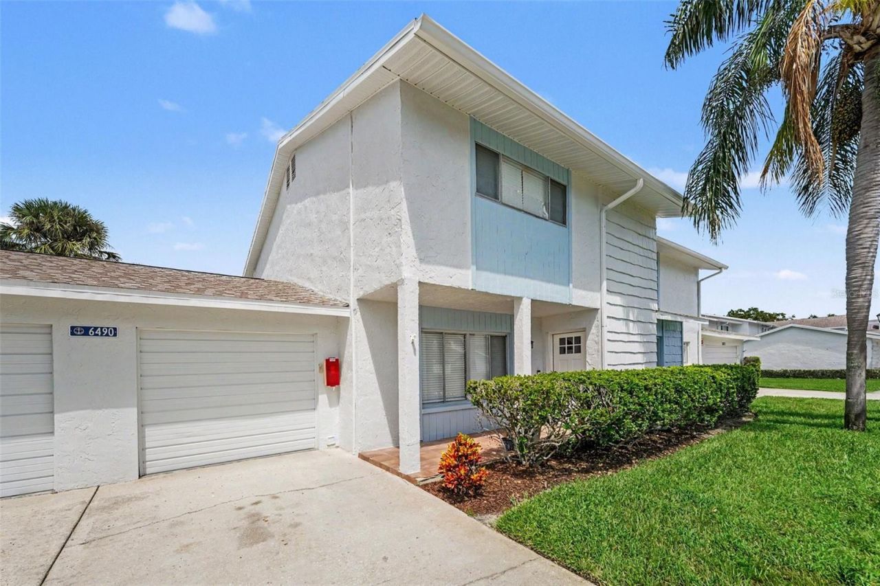 6490 Cape Hatteras Way Ne, Unit 4, Saint Petersburg, FL 33702 Photo
