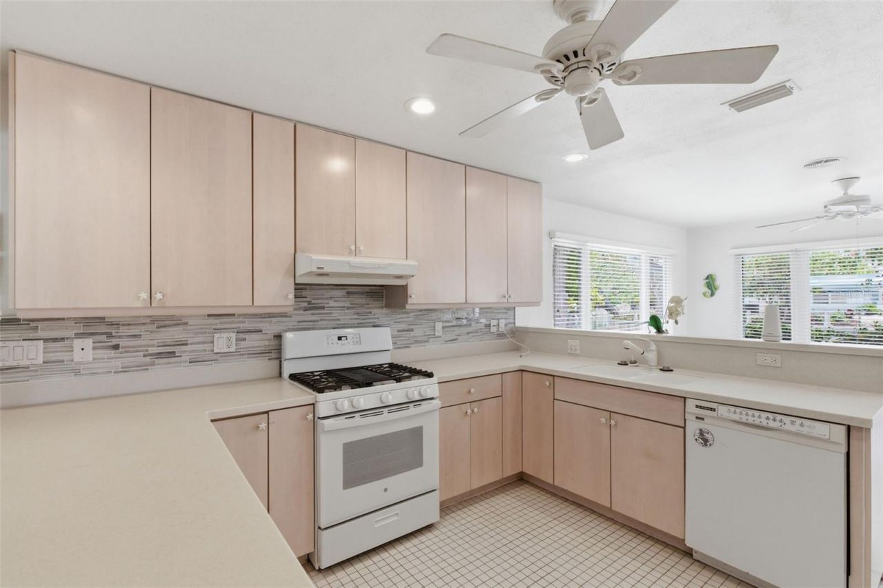 528 Ralph Street, Siesta Key, FL 34242 Photo