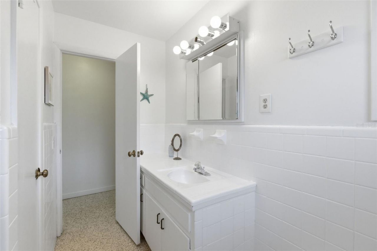 528 Ralph Street, Siesta Key, FL 34242 Photo