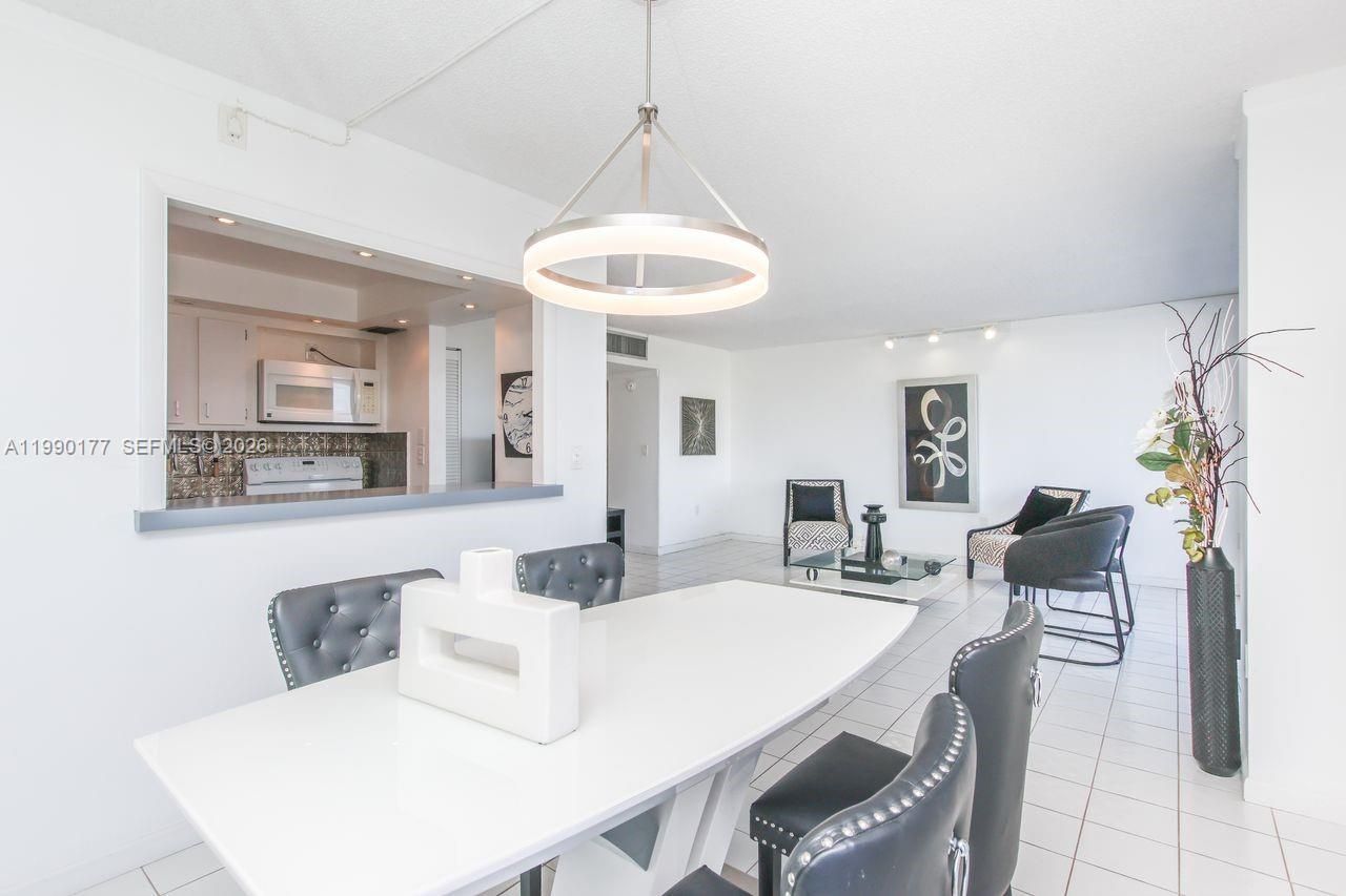 3675 N Country Club Dr , Unit 401, Aventura, FL 33180 Photo