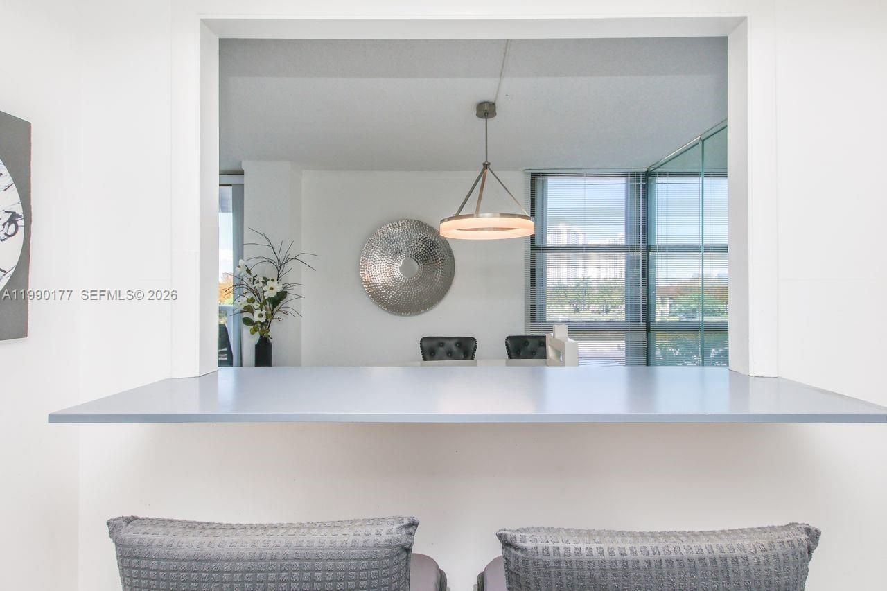 3675 N Country Club Dr , Unit 401, Aventura, FL 33180 Photo