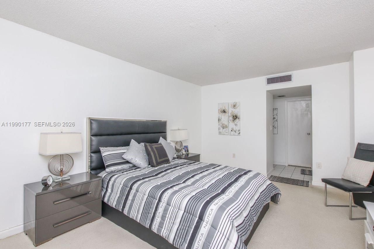 3675 N Country Club Dr , Unit 401, Aventura, FL 33180 Photo