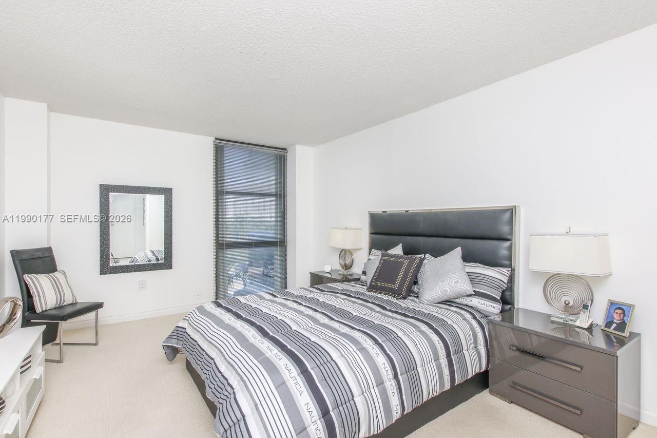 3675 N Country Club Dr , Unit 401, Aventura, FL 33180 Photo