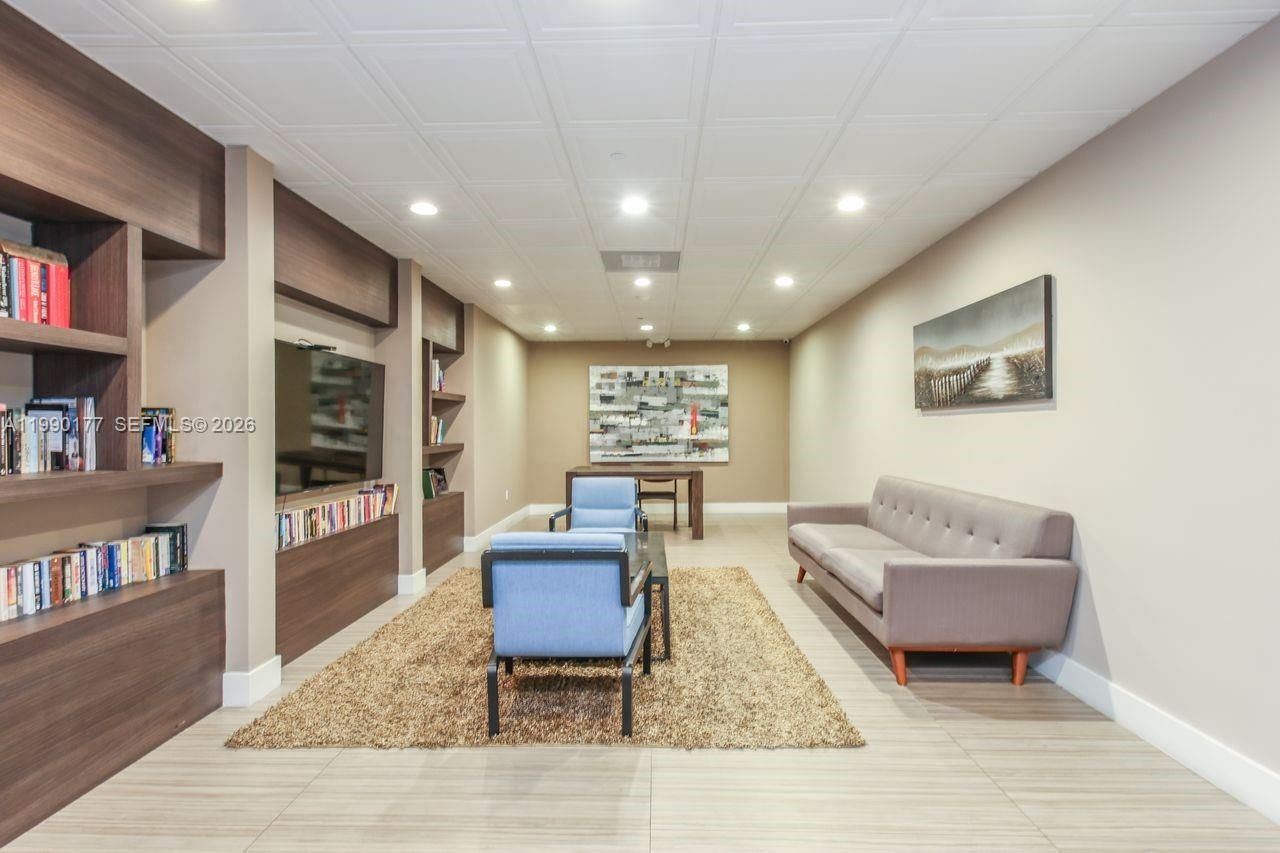 3675 N Country Club Dr , Unit 401, Aventura, FL 33180 Photo