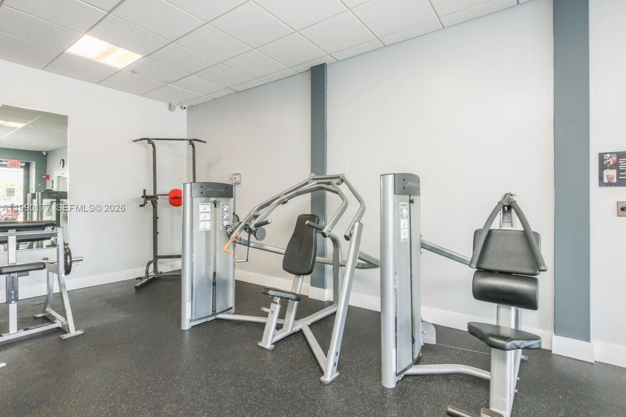 3675 N Country Club Dr , Unit 401, Aventura, FL 33180 Photo