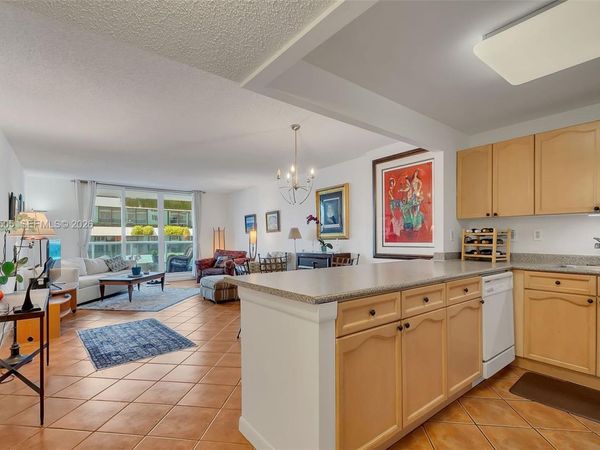 2301 Collins Ave , Unit 533, Miami Beach, FL 33139