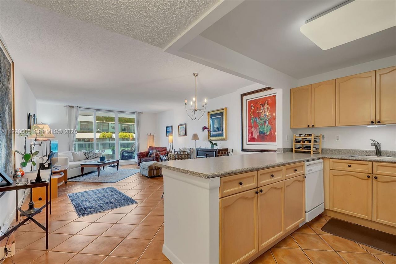 2301 Collins Ave , Unit 533, Miami Beach, FL 33139 Photo