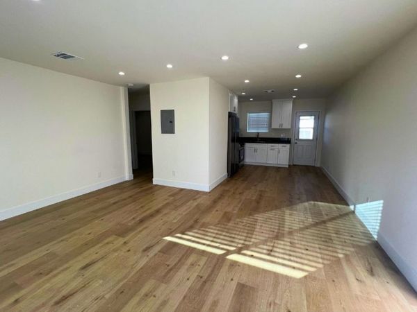 6705 Denny Ave, North Hollywood, CA 91606