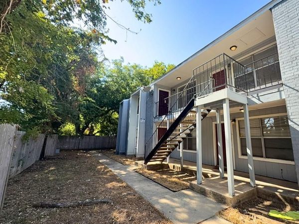 219 Fry Street, Unit 10, Denton, TX 76201