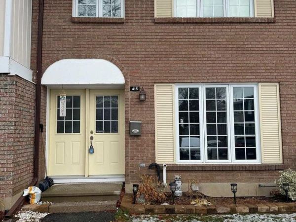 415 Kintyre Private, Ottawa, ON K2C3M9