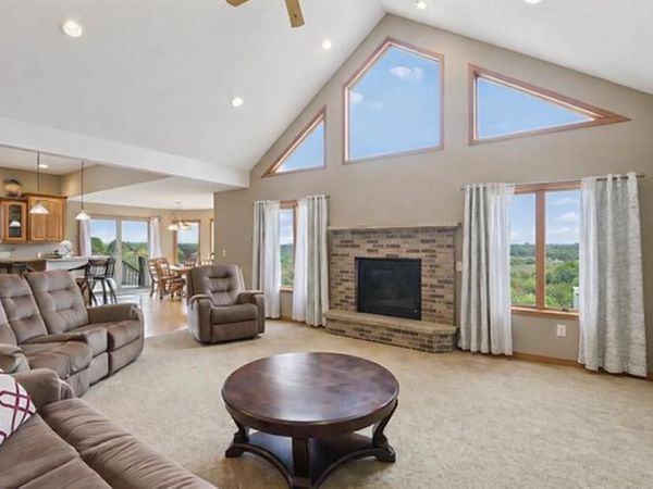 6784 Tartan Trail, Sun Prairie, WI 53590