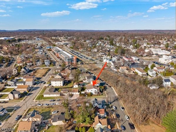 24 Maple Ave, Waldwick, NJ 07463