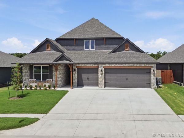 5010 N Walnut Avenue, Broken Arrow, OK 74014
