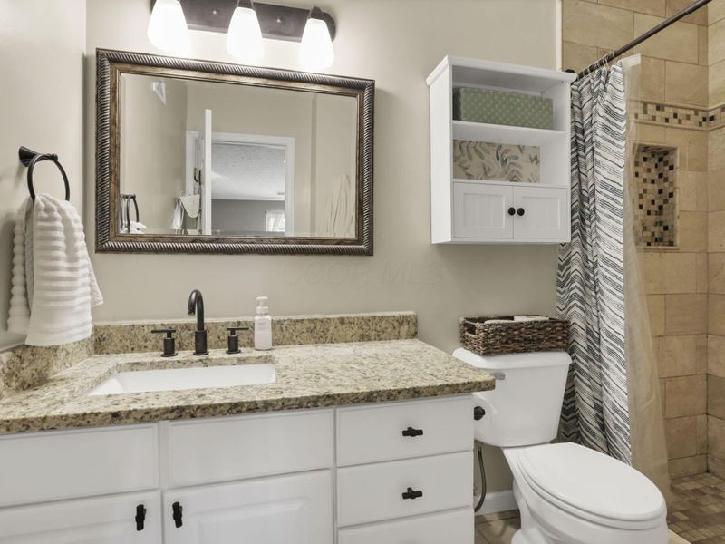 6705 Meadow Creek Drive, Unit 206, Columbus, OH 43235 Photo 15