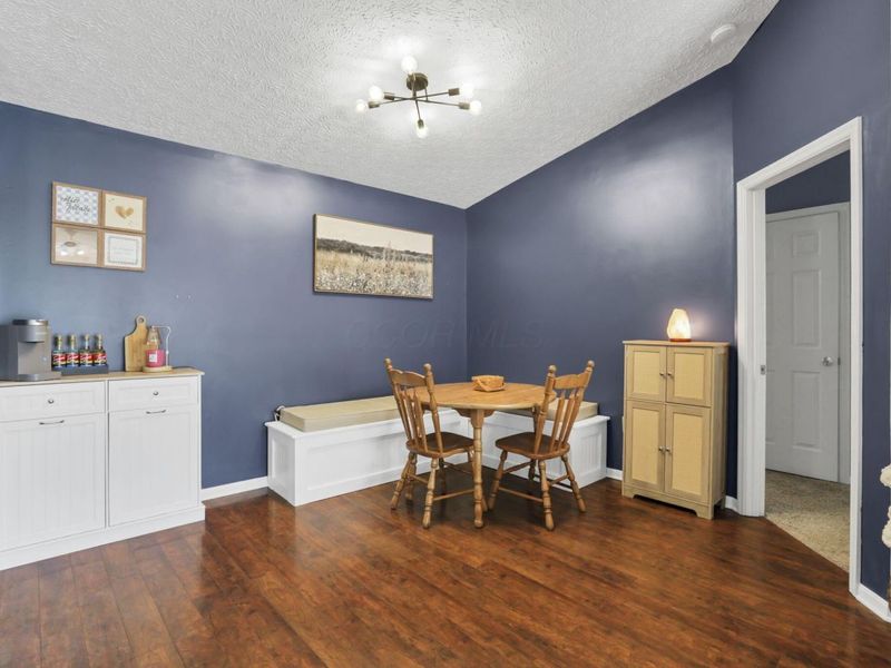 6705 Meadow Creek Drive, Unit 206, Columbus, OH 43235 Photo 6