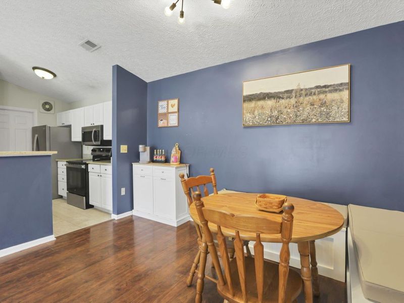 6705 Meadow Creek Drive, Unit 206, Columbus, OH 43235 Photo 7