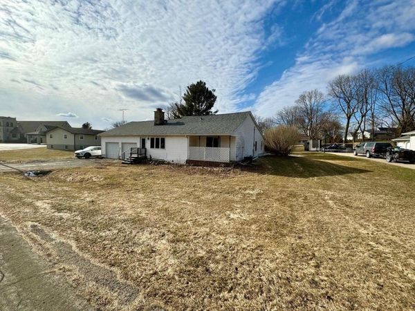 205 Juneau St, Lowell, WI 53557