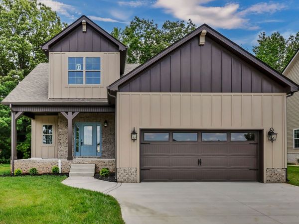 349 Chase Dr, Clarksville, TN 37043