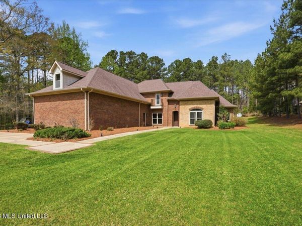 206 Pioneer Hill Drive, Carthage, MS 39051
