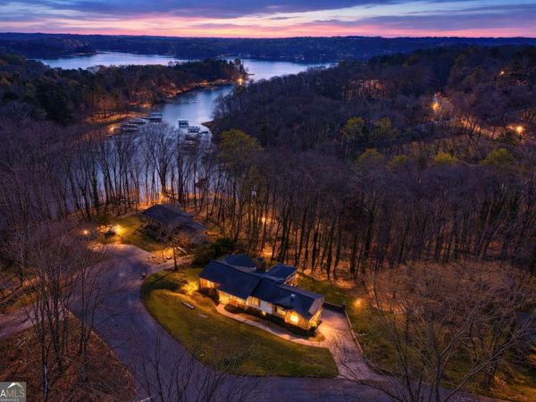 3302 Hickory Point, Gainesville, GA 30506