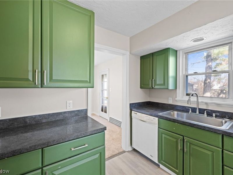 21391 Westport Avenue, Euclid, OH 44123 Photo 9