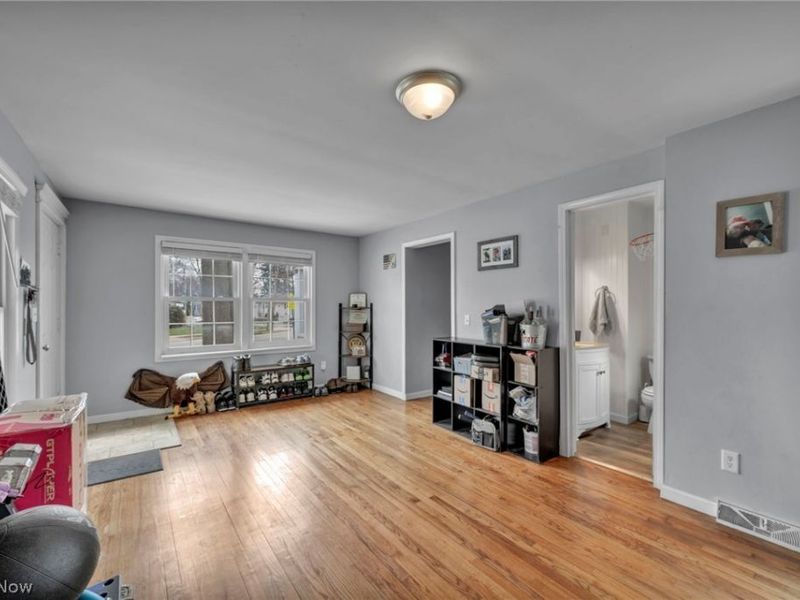 394 N Hawkins Avenue, Akron, OH 44313 Photo 15