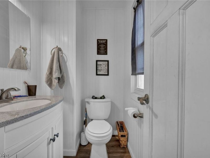 394 N Hawkins Avenue, Akron, OH 44313 Photo 19