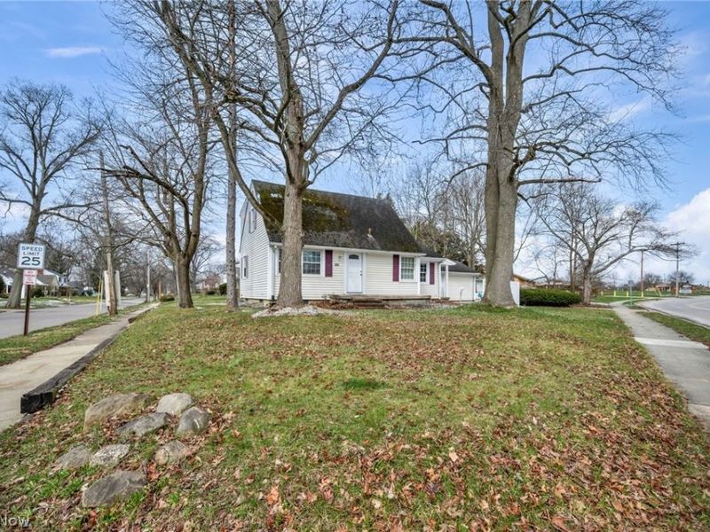 394 N Hawkins Avenue, Akron, OH 44313 Photo 2