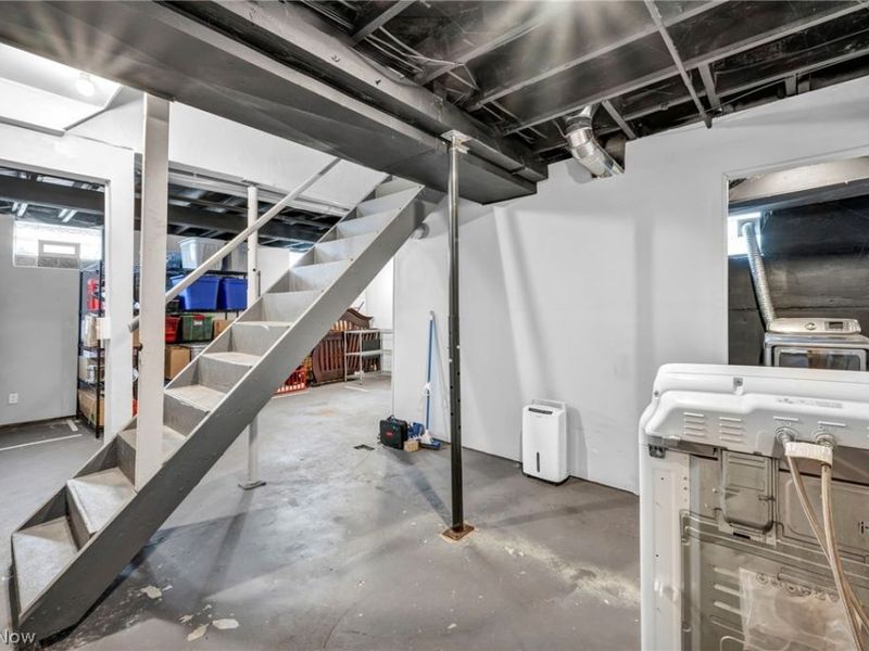 394 N Hawkins Avenue, Akron, OH 44313 Photo 37