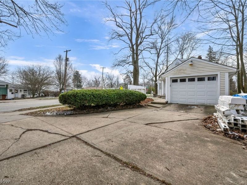 394 N Hawkins Avenue, Akron, OH 44313 Photo 43