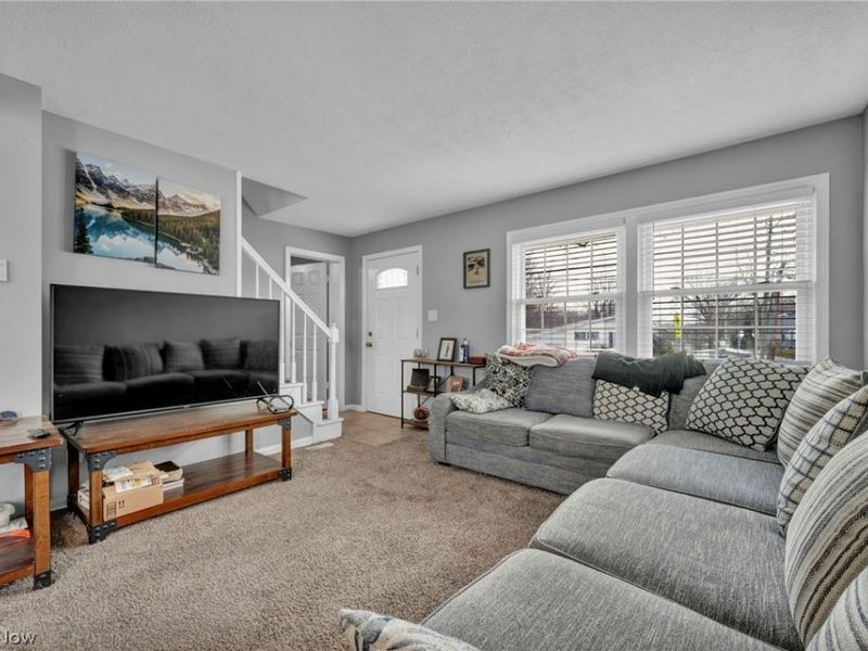 394 N Hawkins Avenue, Akron, OH 44313 Photo 7