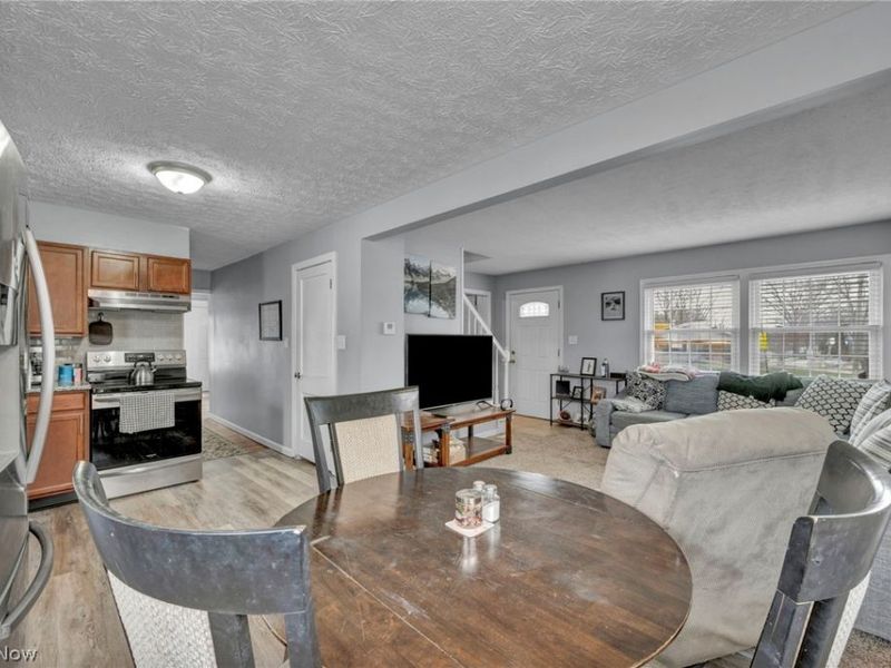 394 N Hawkins Avenue, Akron, OH 44313 Photo 8