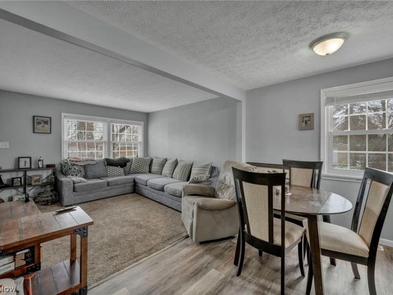 394 N Hawkins Avenue, Akron, OH 44313 Photo 9