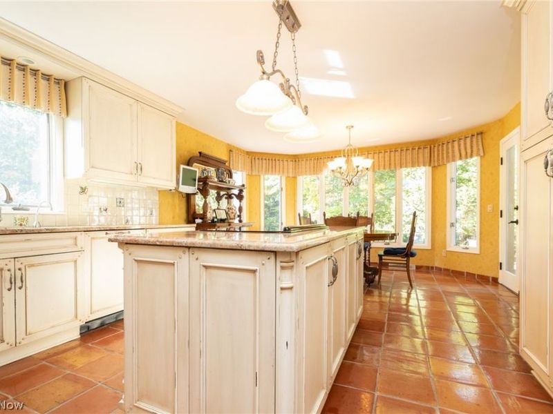 29249 Orangewood Drive, Orange, OH 44122 Photo 11