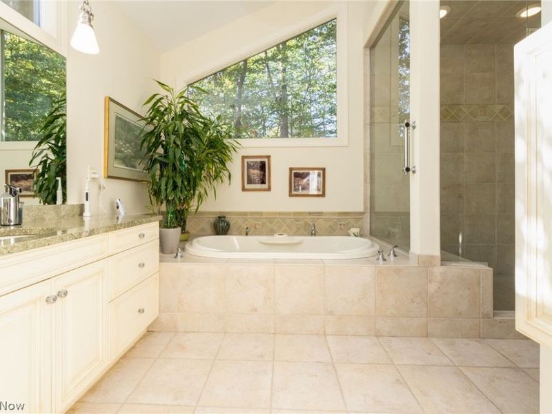 29249 Orangewood Drive, Orange, OH 44122 Photo 27