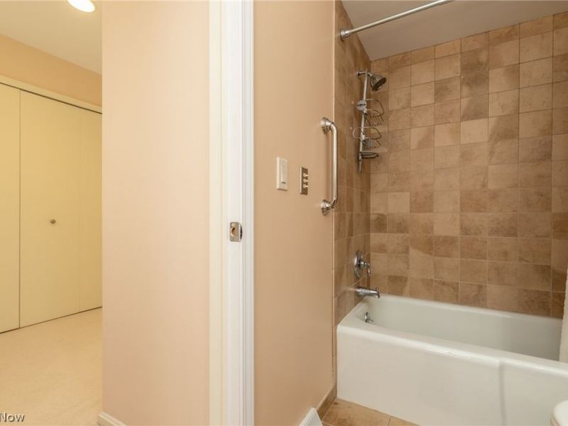 29249 Orangewood Drive, Orange, OH 44122 Photo 33