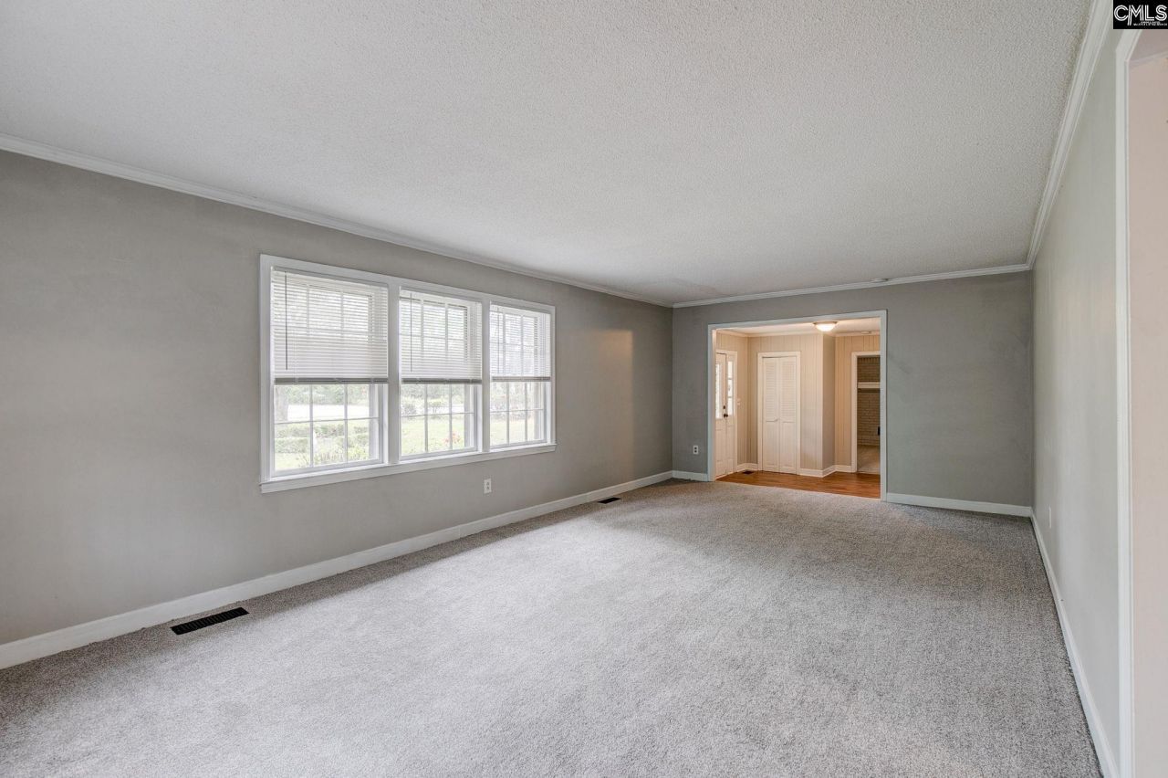 998 S Main Street Photo 11