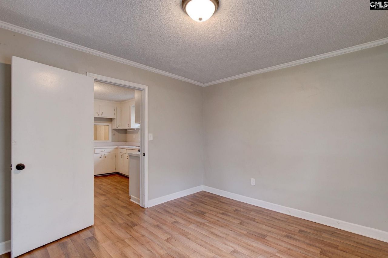 998 S Main Street Photo 13