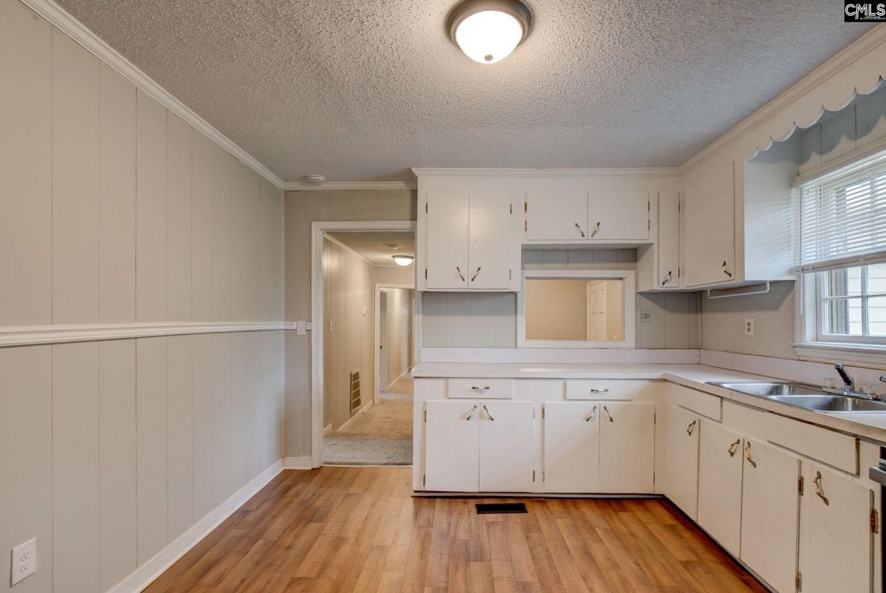 998 S Main Street Photo 15