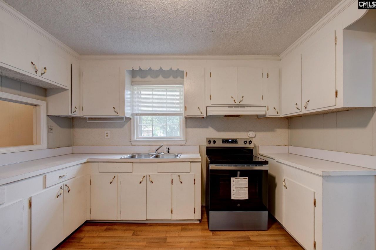 998 S Main Street Photo 16