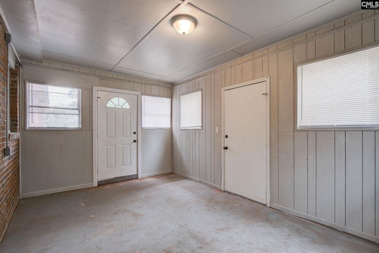 998 S Main Street Photo 24