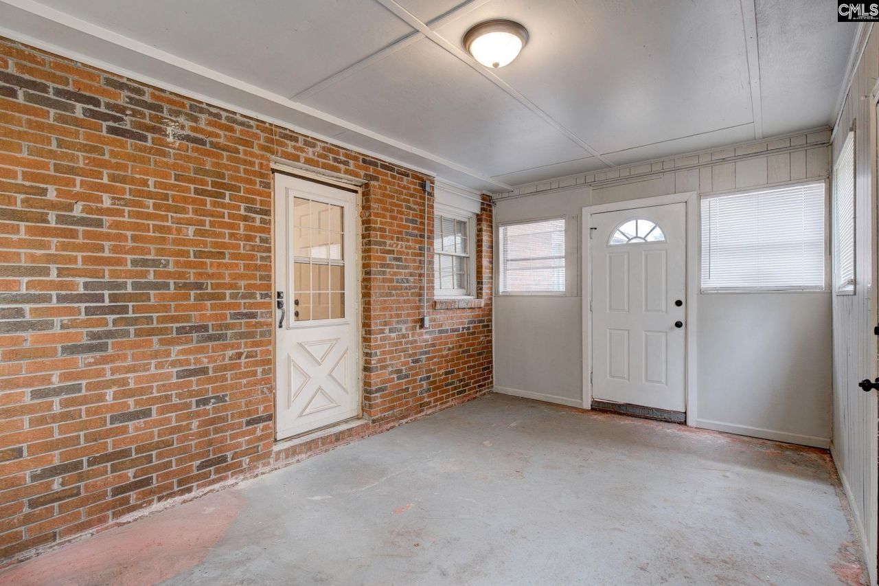 998 S Main Street Photo 25