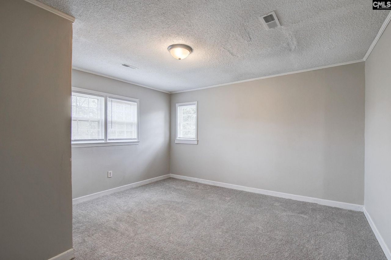 998 S Main Street Photo 28