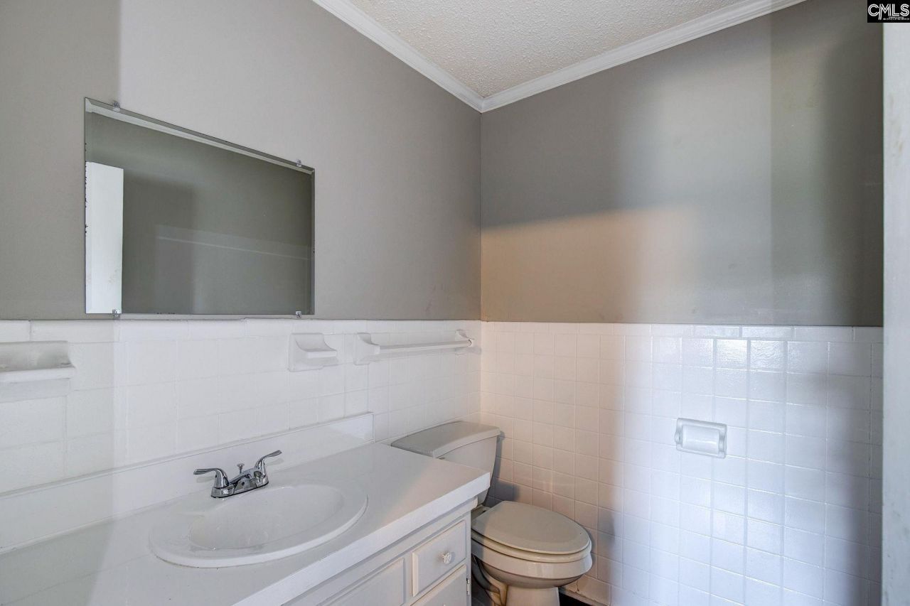 998 S Main Street Photo 32