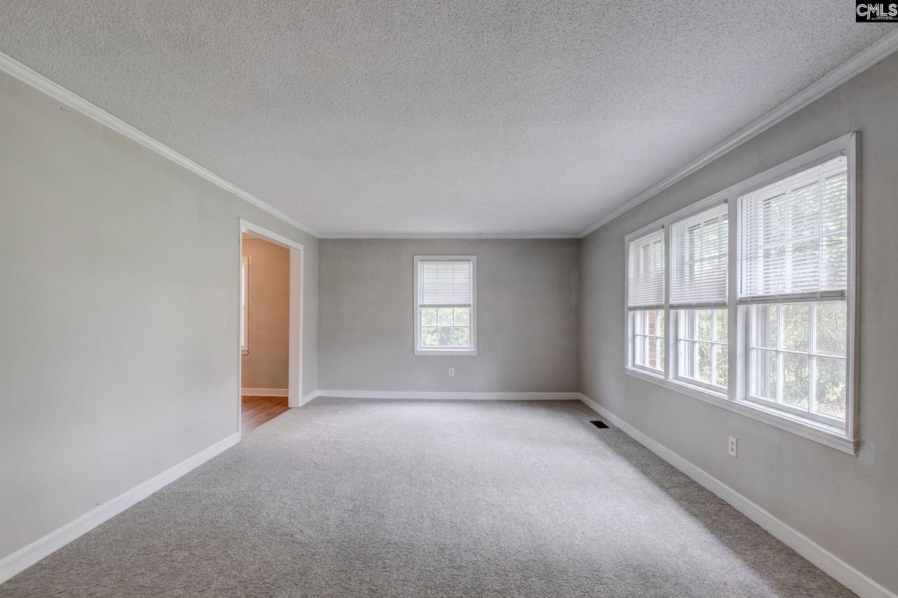 998 S Main Street Photo 9