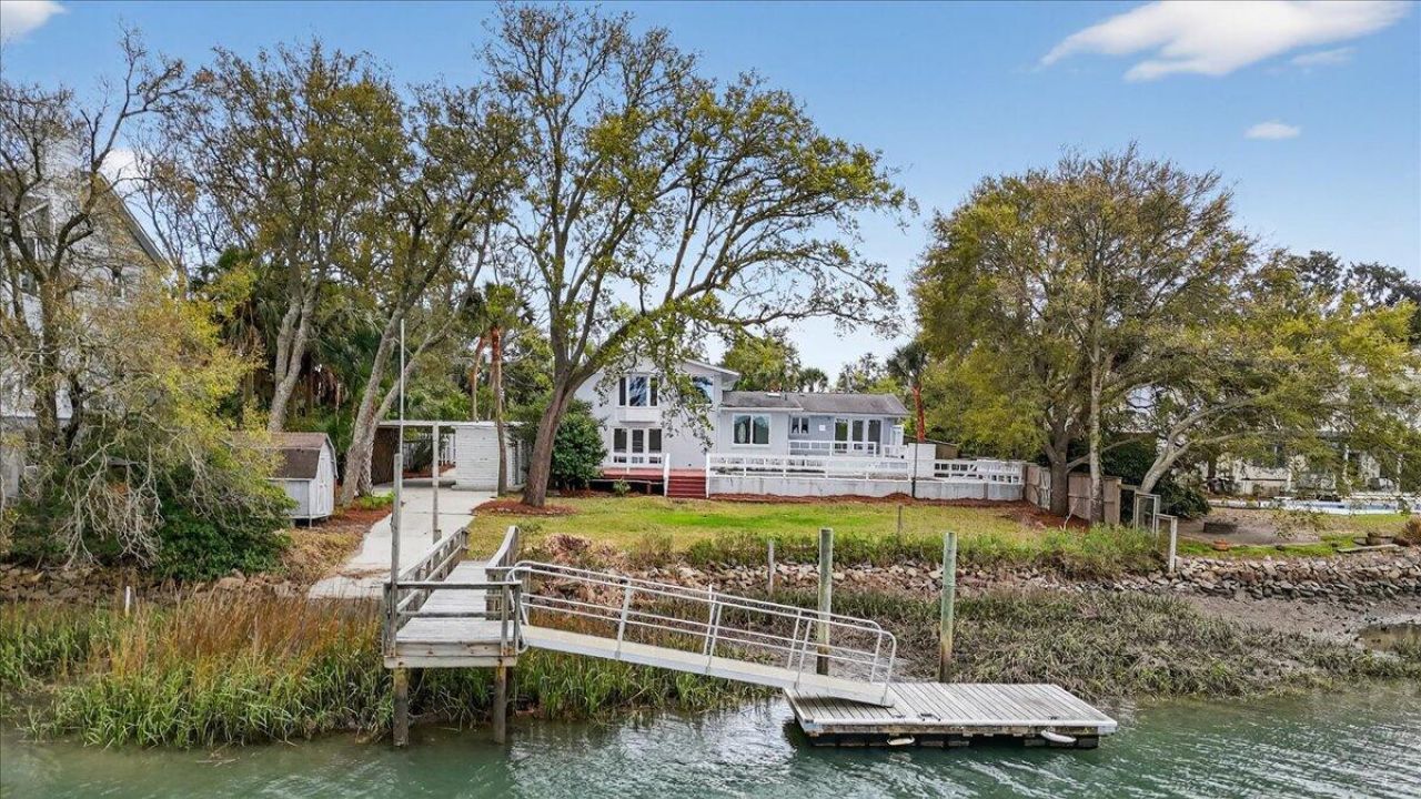 1568 Oak Island Drive Photo 1