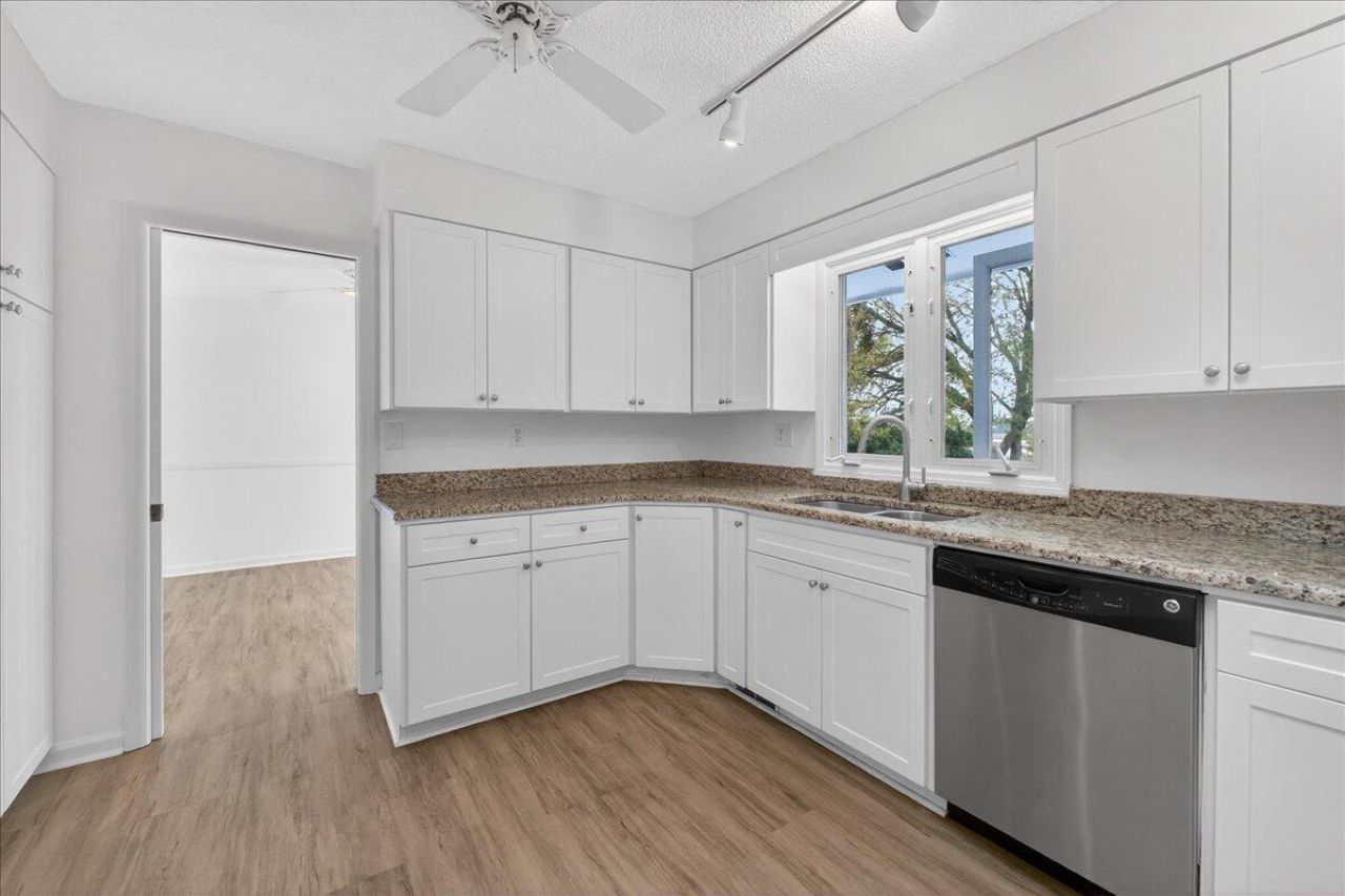 1568 Oak Island Drive Photo 11