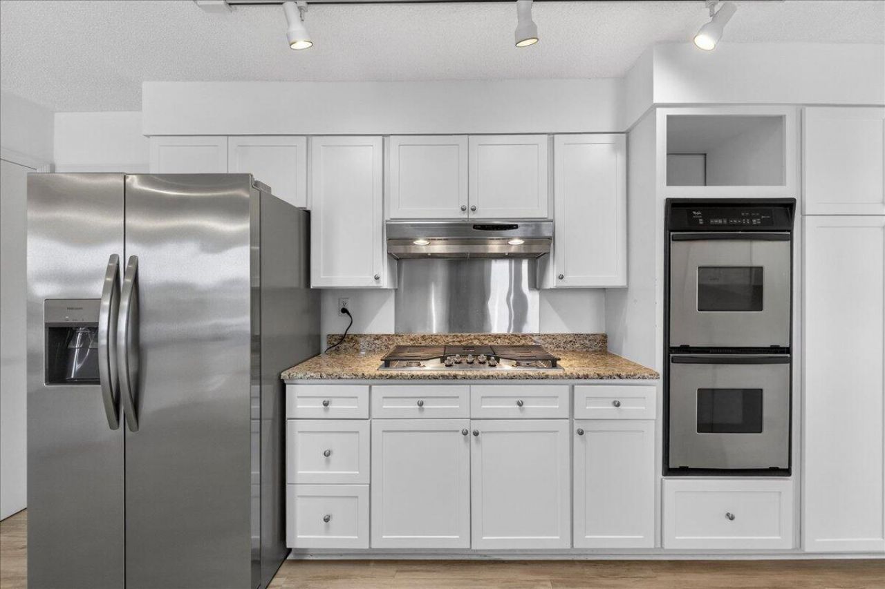 1568 Oak Island Drive Photo 12