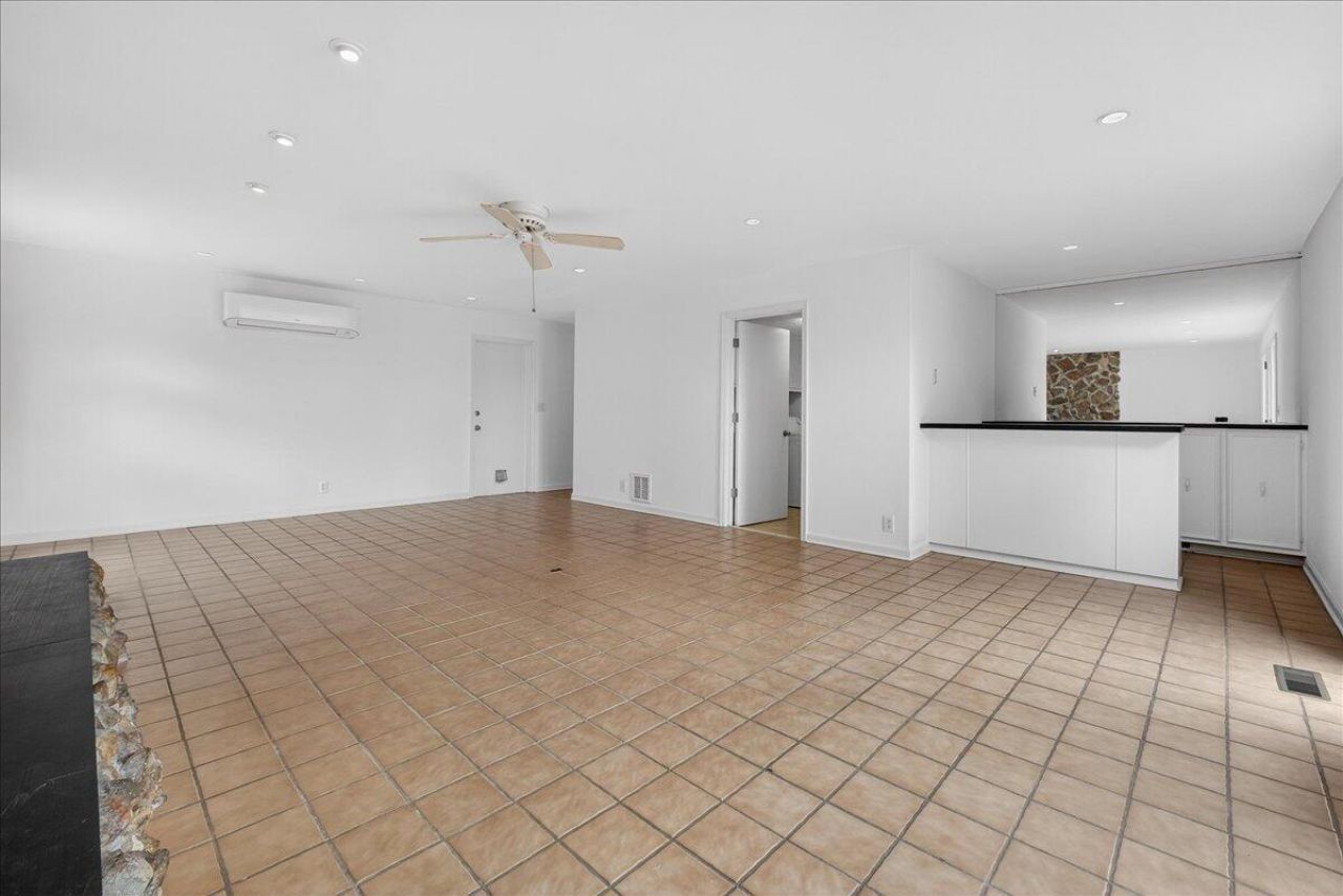 1568 Oak Island Drive Photo 17