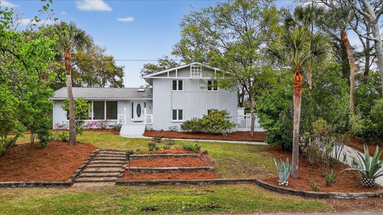 1568 Oak Island Drive Photo 2